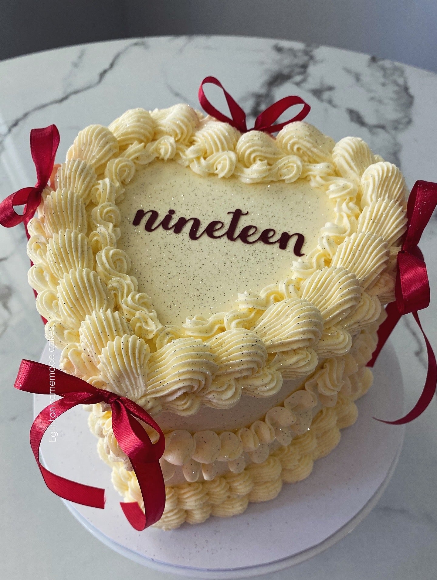 Heart Vintage Cake with Colour Selection