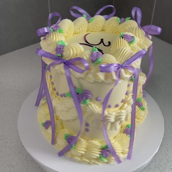 Purple rossette vintage cake